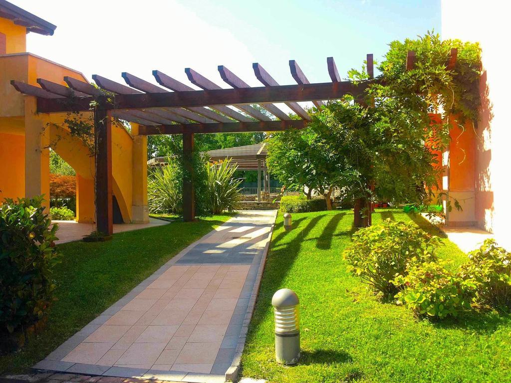 Manerba Del Garda Resort エクステリア 写真