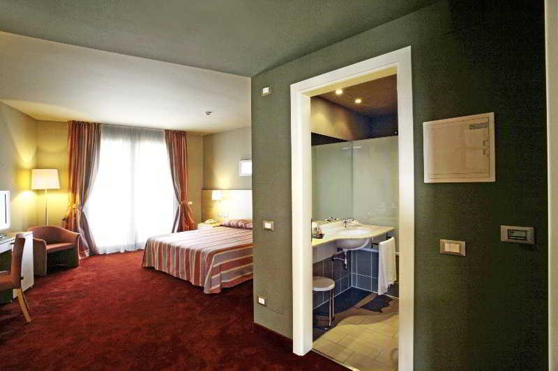 Manerba Del Garda Resort エクステリア 写真
