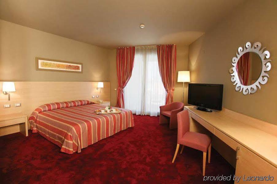 Manerba Del Garda Resort エクステリア 写真
